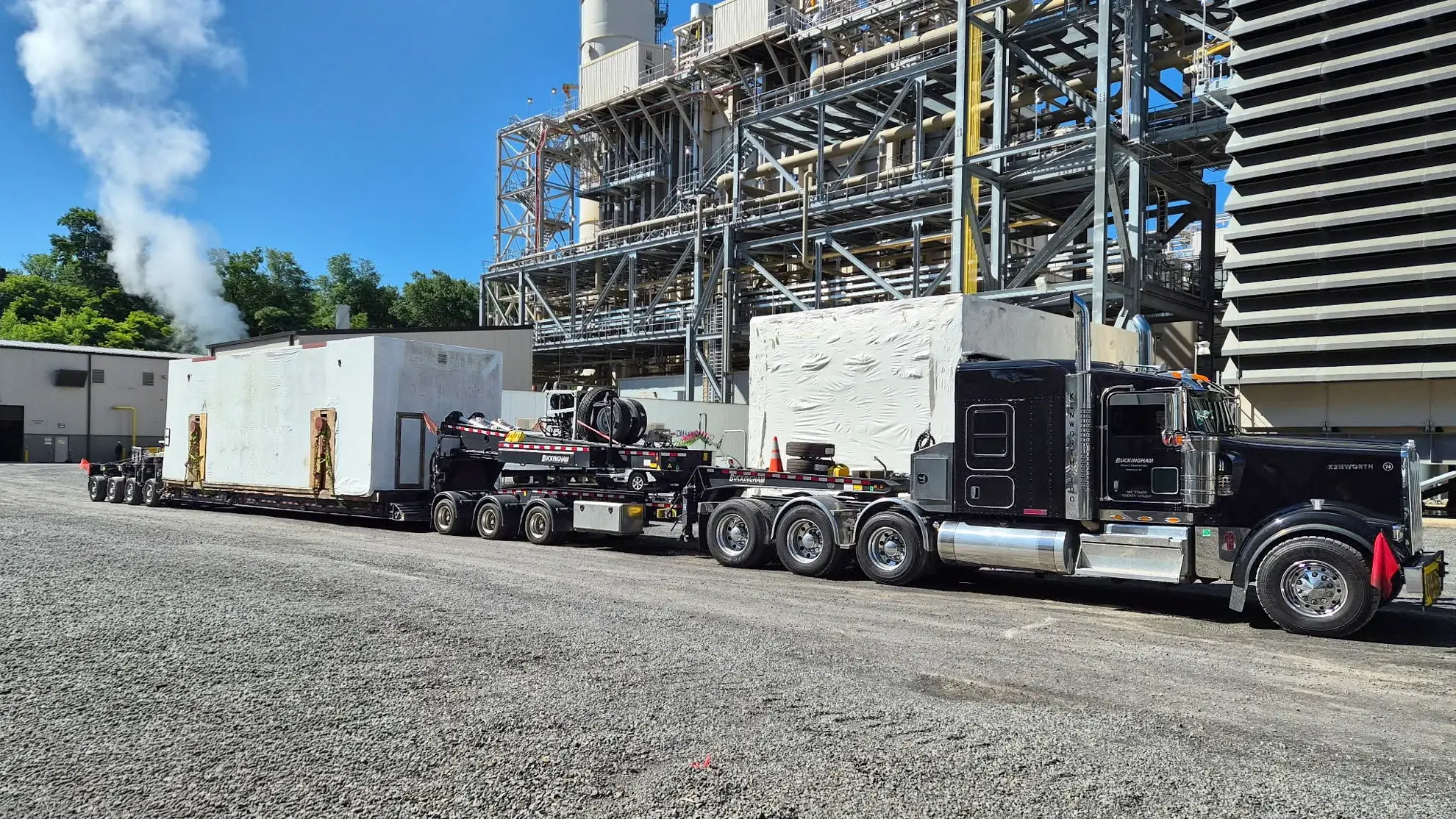 Black Faymonville StreetMAX trailer with Buckingham semi